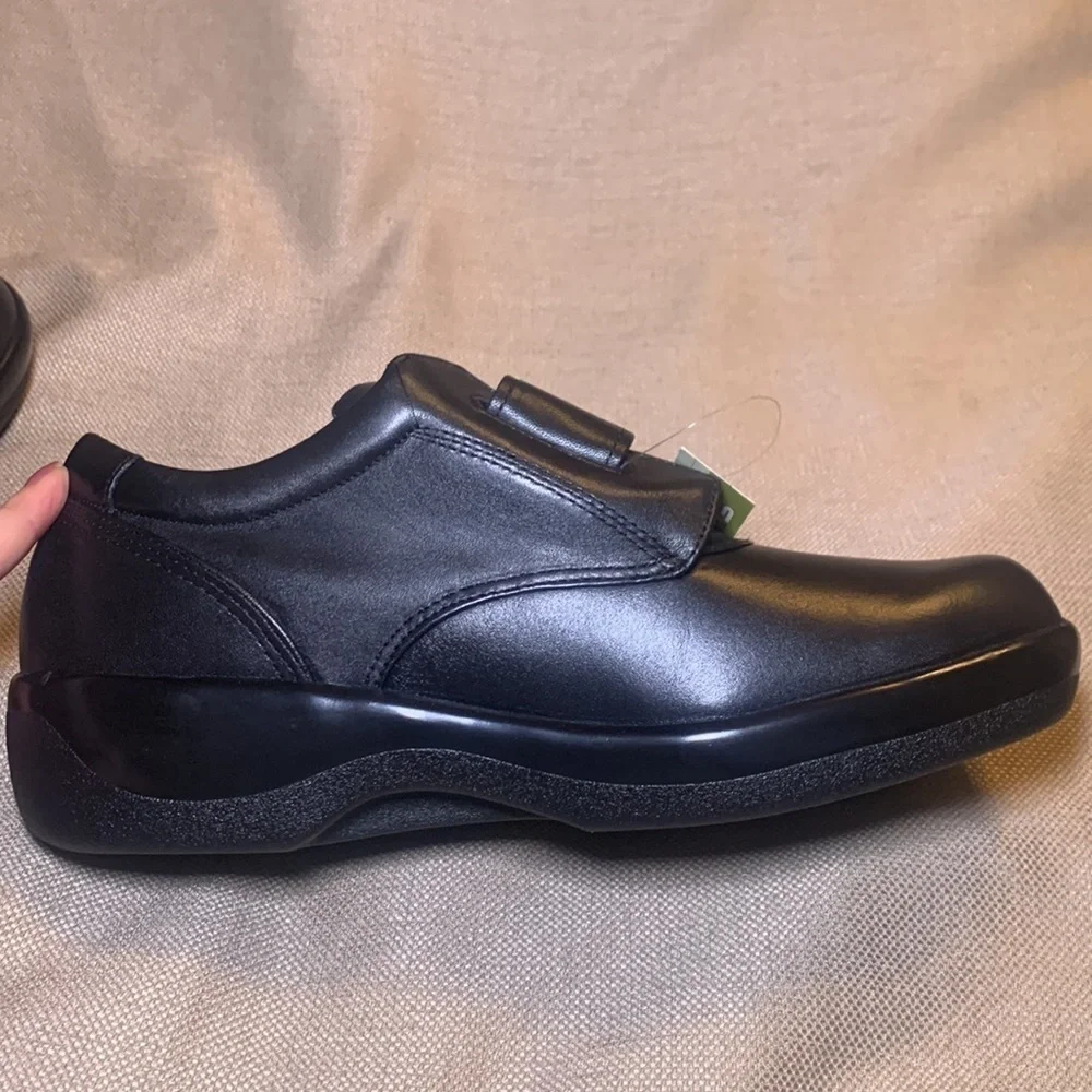 Apex Ambulator Leather Biomechanical Shoe